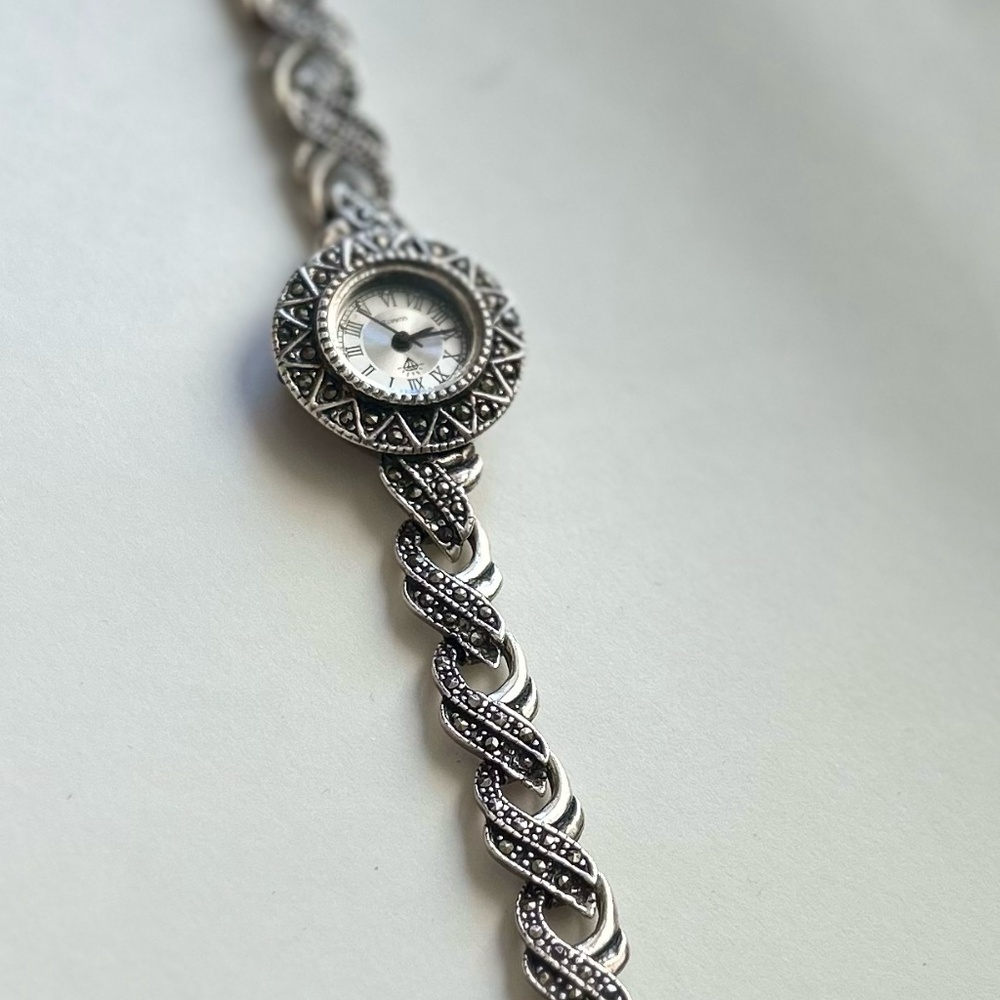 Japan Quartz Mov't Stainless Steel back 925 wrist watch